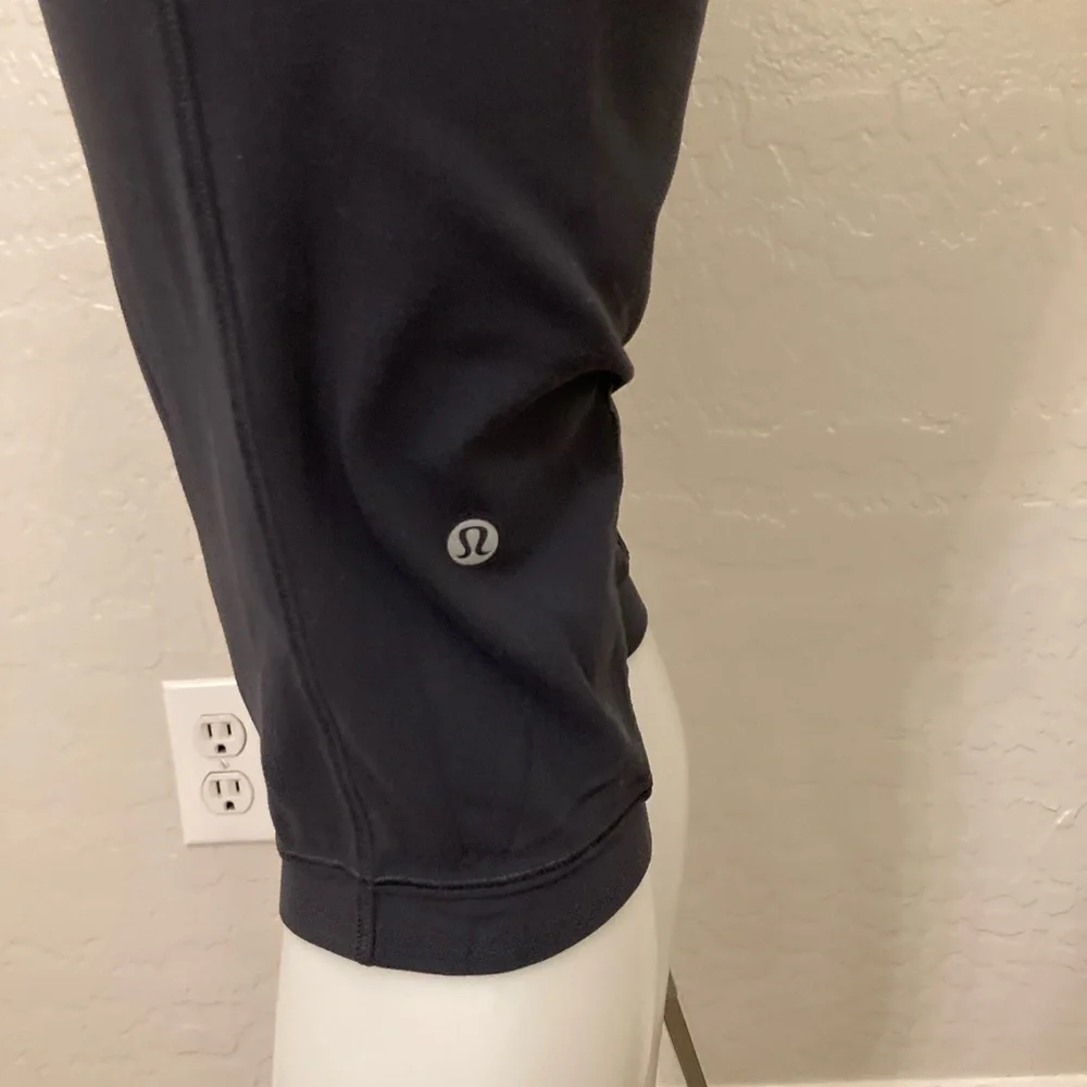 Lululemon Rejuvenate Crop *18